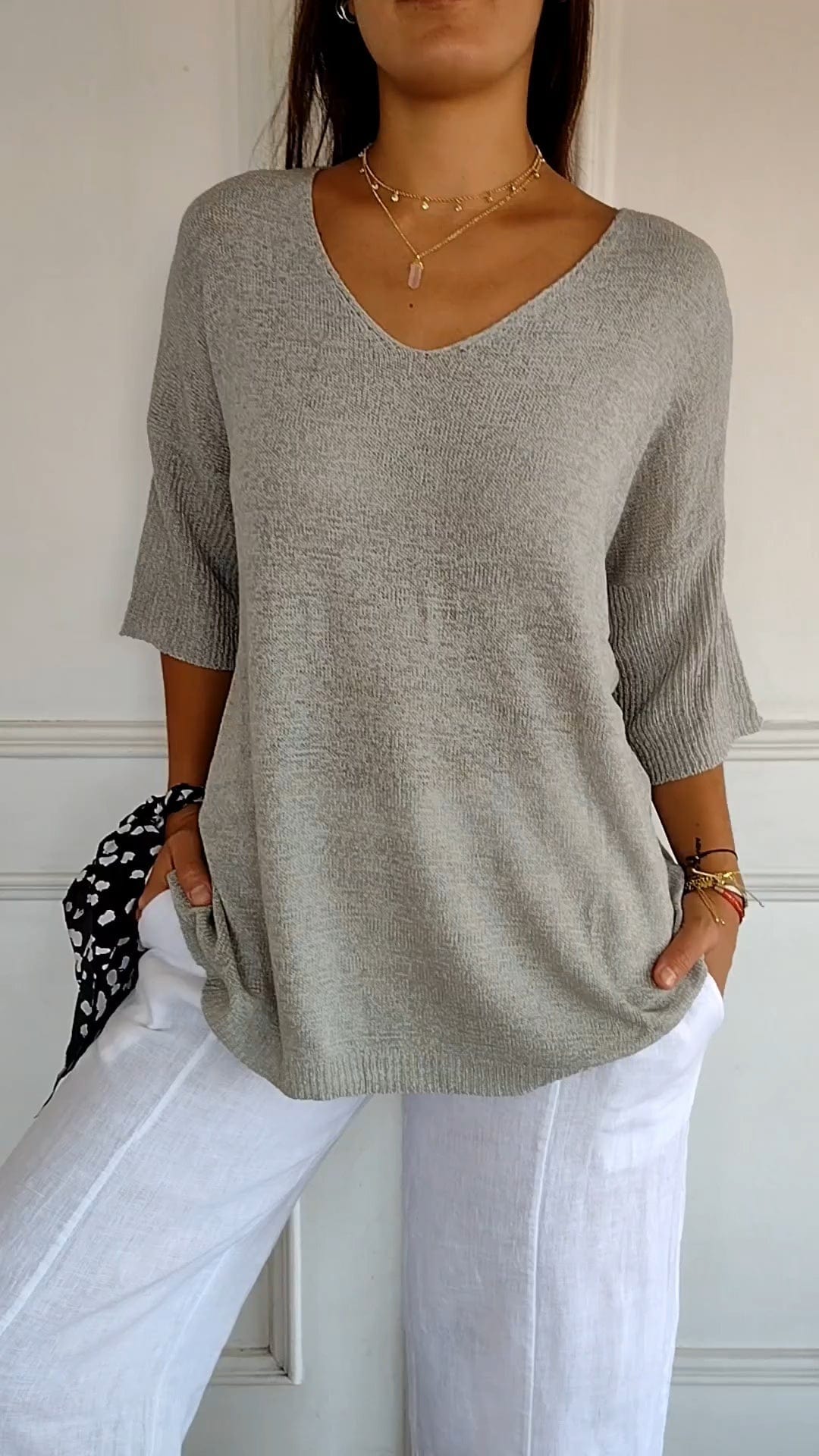 HONORIA | CLASSIC V-NECK SWEATER