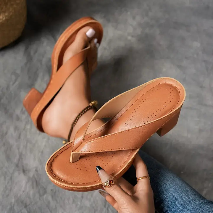 Ascend™ | Orthopädischer Slipper mit Absatz