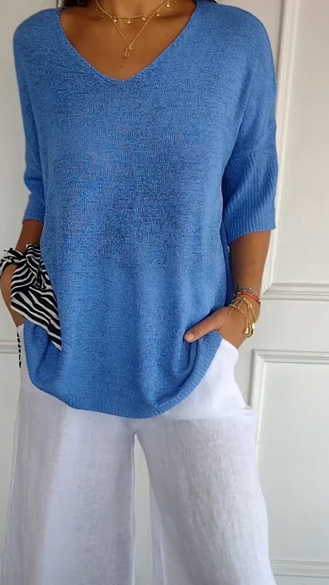 HONORIA | CLASSIC V-NECK SWEATER